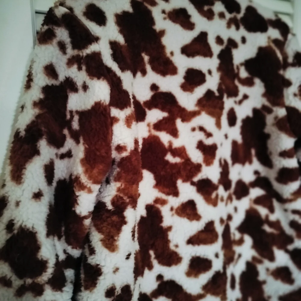 Millibon Women's Cow Print Teddy Jacket Very Soft Size Medium - Picture 5 of 8